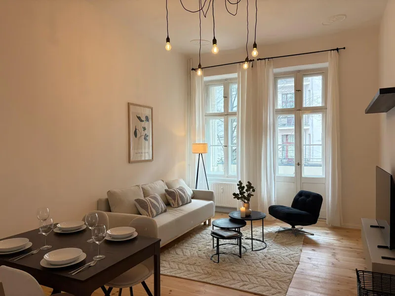 Chic 2-Room Apartment with a Balcony — photo 1